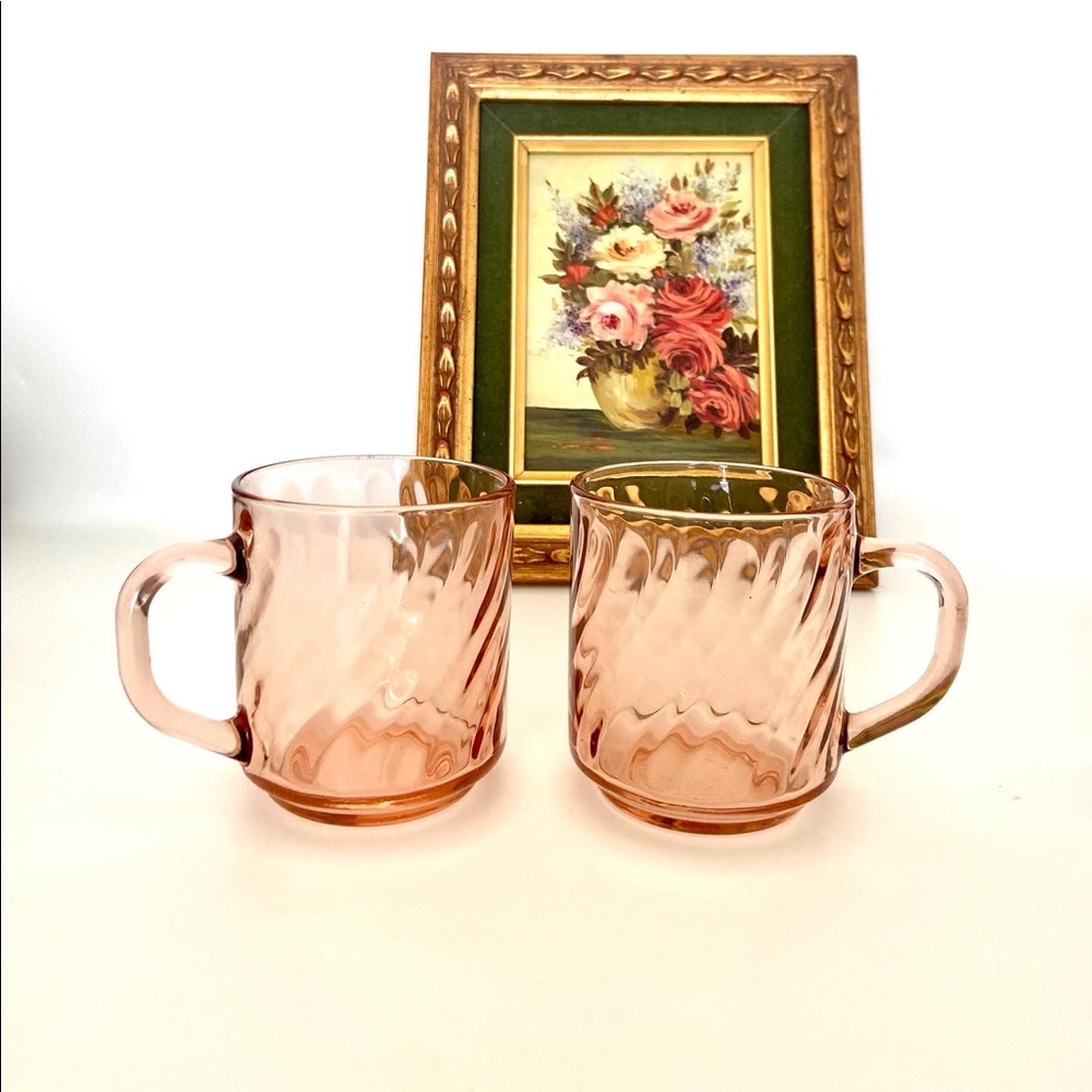 Arcoroc France 1960’s French glass Rosaline mugs💕